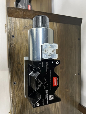 Пакет Размер 5.00cm * 6.00cm * 7.00cm Соленоидный клапан из литого железа Dg4V-3-6bl-M-U-H7-69-En124