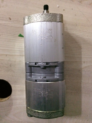 Пакет Размер 20.00cm * 18.00cm * 16.00cm Гонзальный насос для экскаватора 4255303 9218004